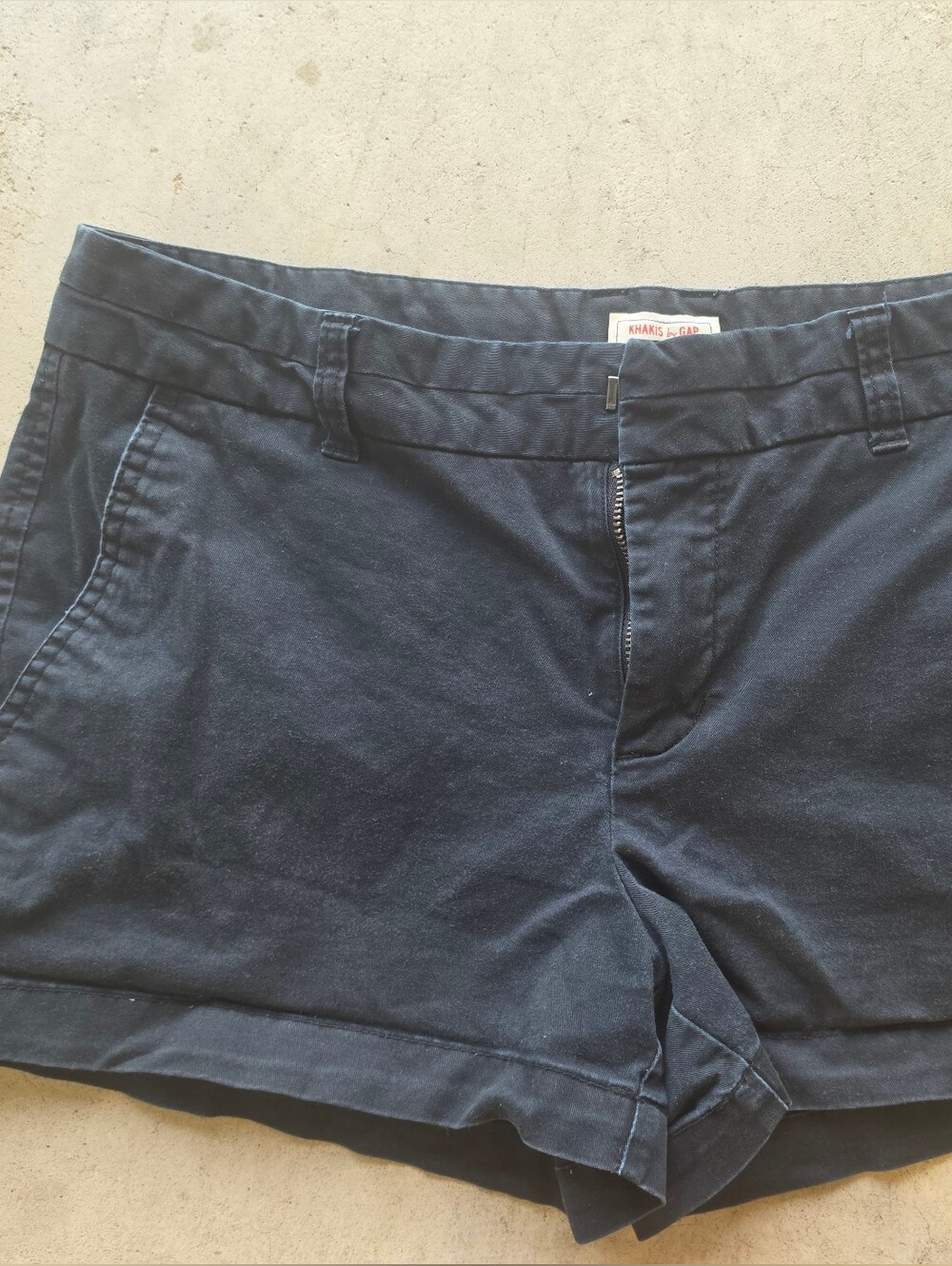 Khakis by Gap Women’s Black 3" Chino Shorts Size 8